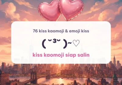 Dua balon hati merah muda di atas kota saat senja, sampul kiss kaomoji
